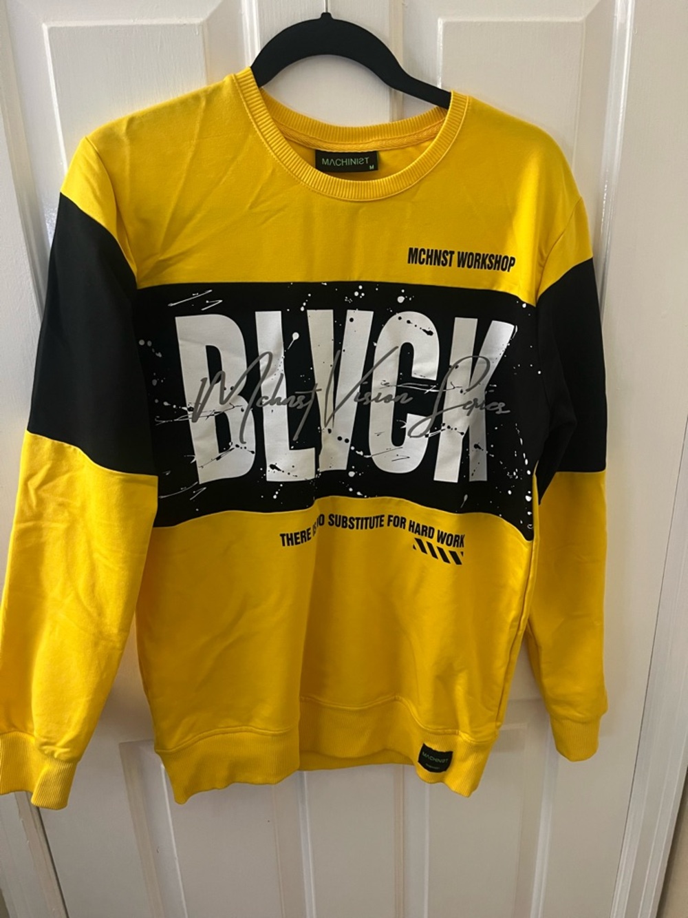 BLVCK Men’s Yellow & Black Graphic Sweatshirt Machinist